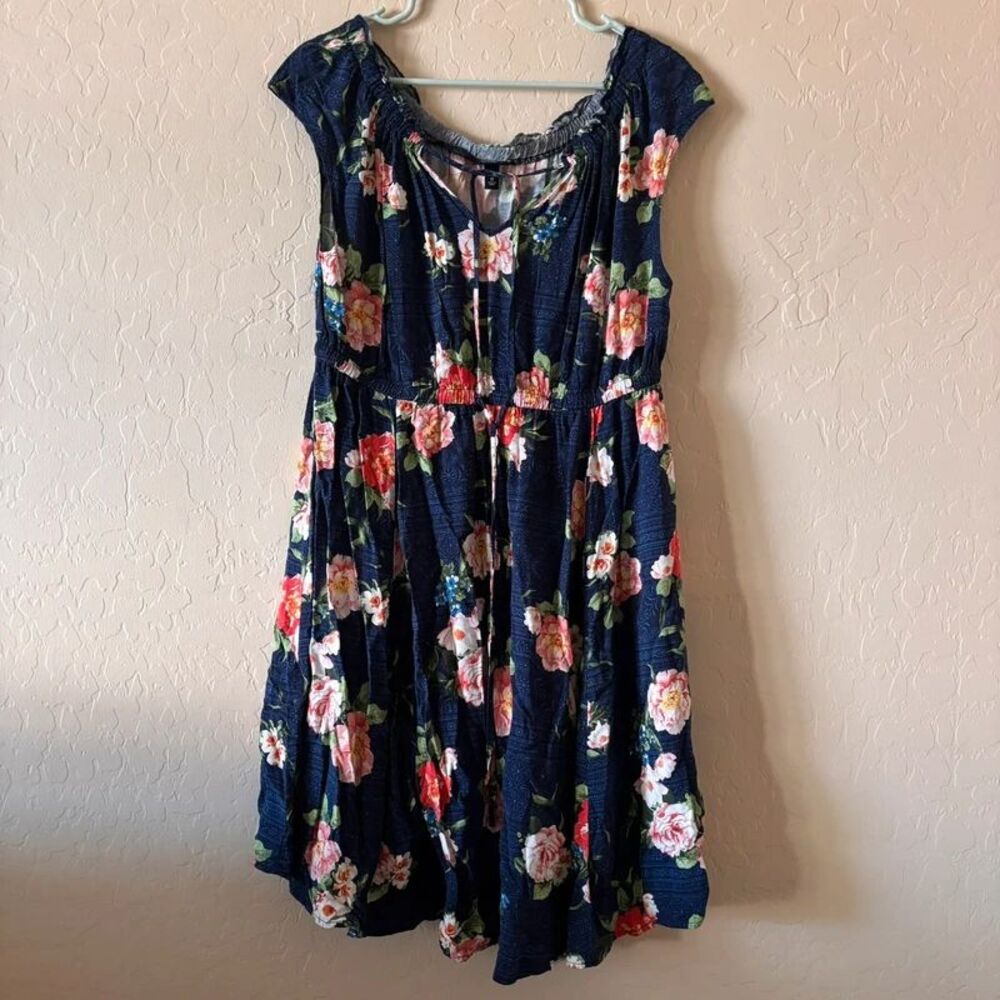 Torrid Floral fit and Flare Dress Size 0